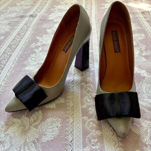 Mojo Moxy Women's Grey and Black Courts High Heels
